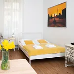City Studio Apartment In Friedrichshain