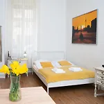 City Studio Apartment In Friedrichshain