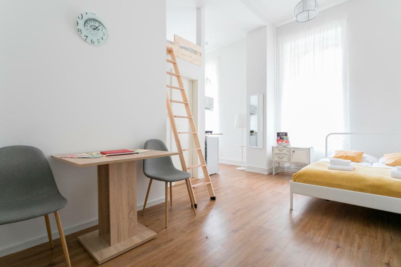 City Studio In Friedrichshain Appartamento *